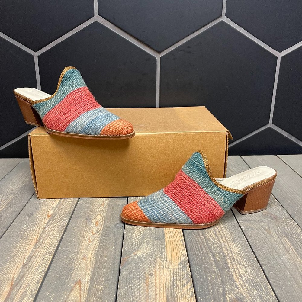 New W/O Box! Womens New England Loom Knit Multicolor Mule Heels Handmade Size 7.